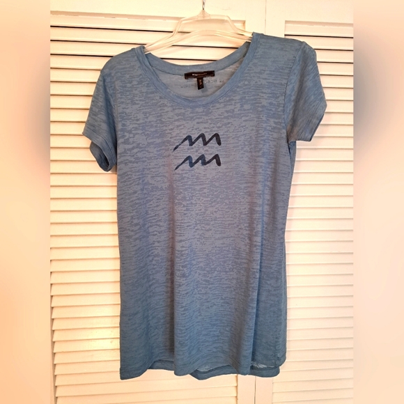 Aquarius T-shirt - Picture 1 of 2